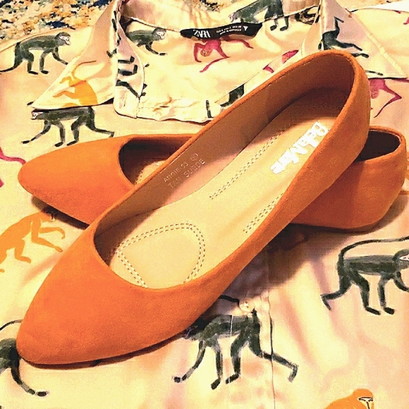 Suede Bella Marie Women's Ballet Flat Almond Toe Shoes Women's 8.5 - Picture 2 of 7